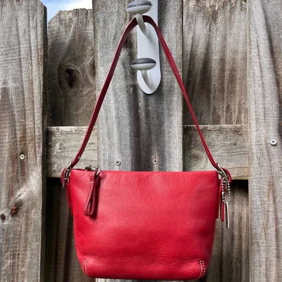 Vintage Mini Coach Demi Legacy Duffle bag Red Leather - Picture 2 of 13